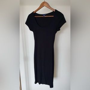 Ribbed knee length dress with cut out back